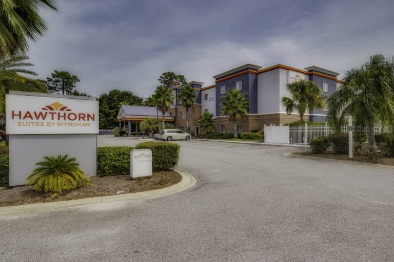 Hawthorn Suites by Wyndham Kingsland I-95/Naval Base Area