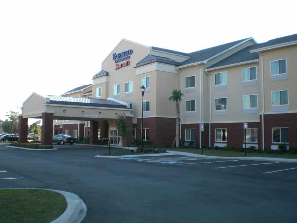 Fairfield Inn & Suites by Marriott Kingsland Building Exterior with portico and front entrance to the right of the image