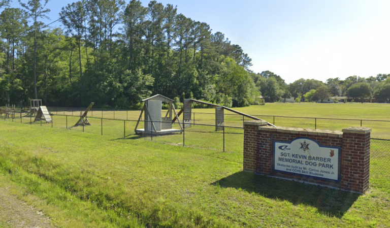 Kevin-barber-memorial-dog-park-woodbine-georgia