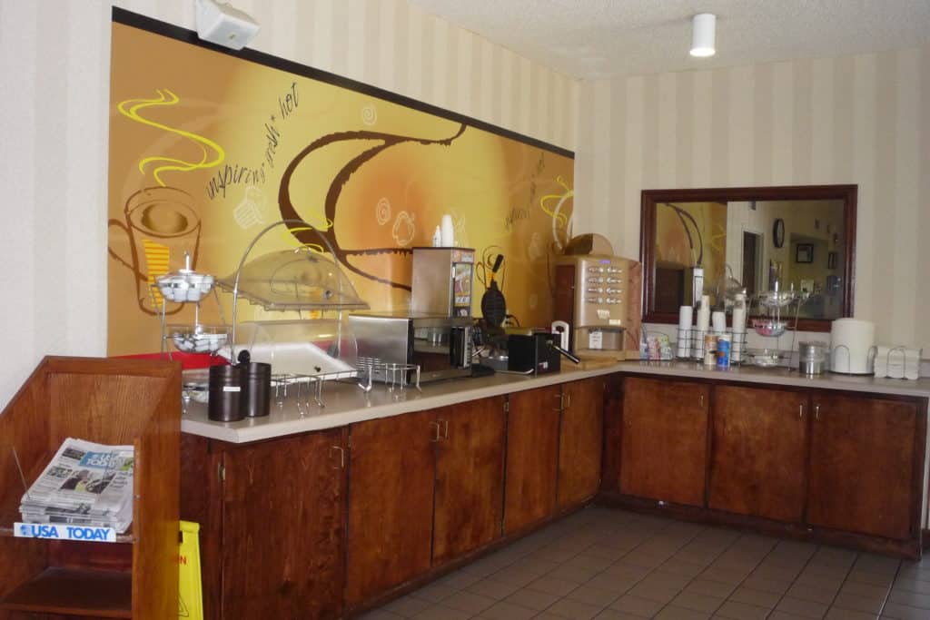 Red Roof Inn Kingsland Coffee Counter and Newspaper stand