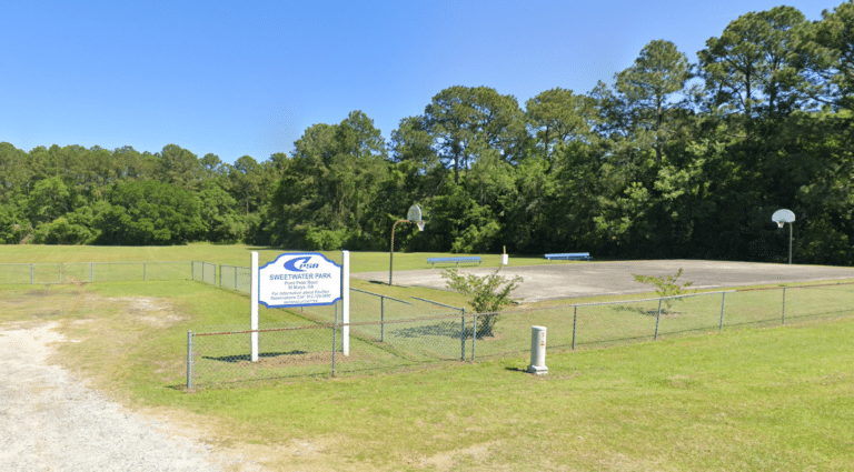 basketball-court-at-sweetwater-park--in-kingsland-georgia