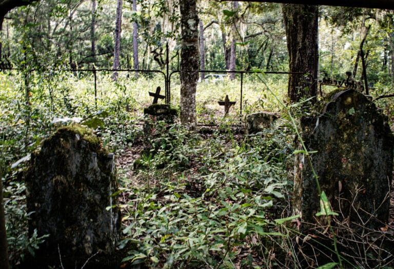 exploring-the-haunted-legends-of-camden-county-grave-yard-kingsalnd-georgia
