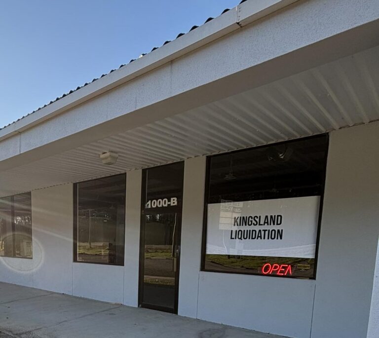 kingsland-liquidation-outside-of-building