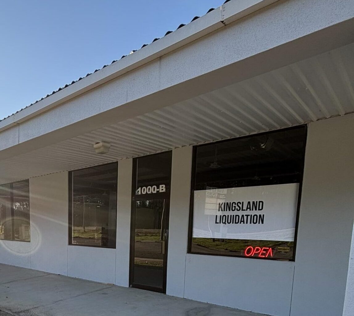 kingsland-liquidation-outside-of-building