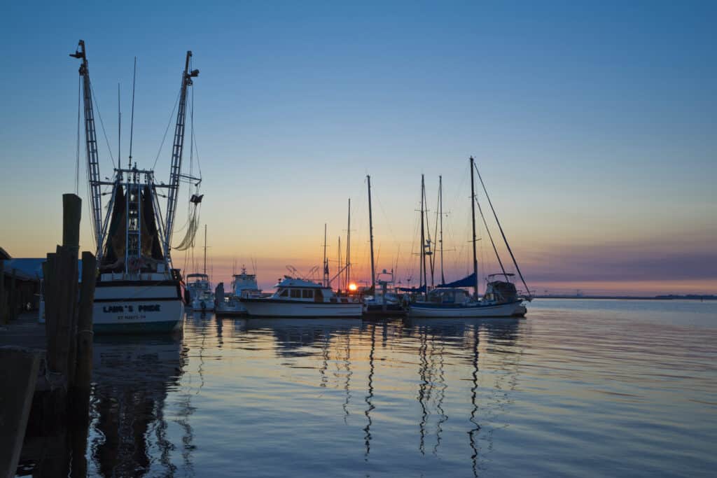 st-marys-marina-at-sunset-boats-at-dock-kingsland-georgia