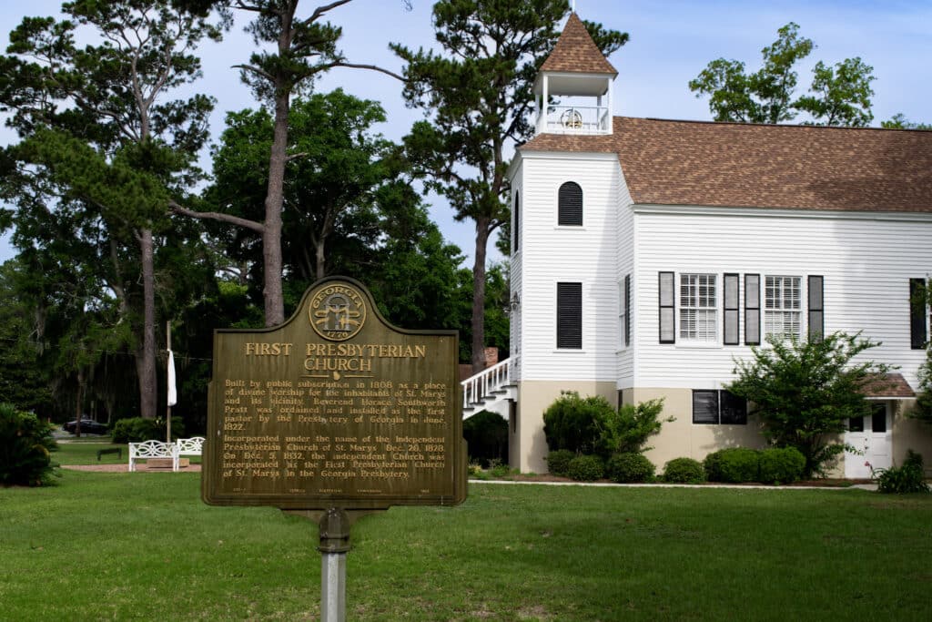 Historical-Marker-sign-highlighting-the-First-Presbyterian-Church-in-Camden County Georgia