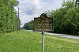Historical Marker sign highlighting Floyds' Fairfield and Bellview Plantations in Camden County Georgia