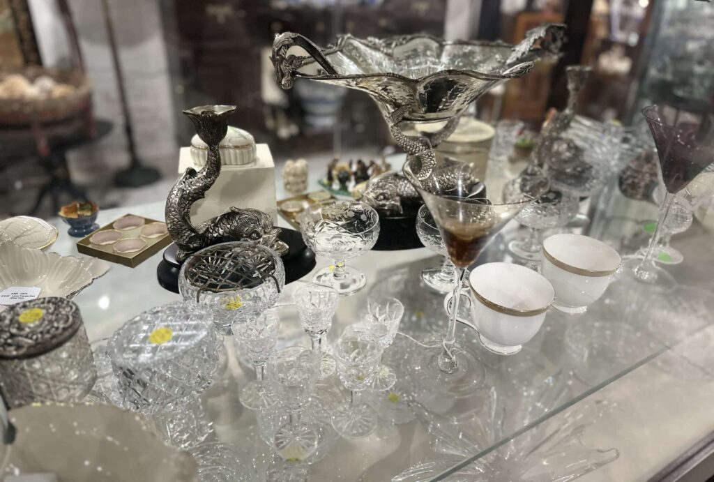 Rosewood-estate-sales-antique-shopping-downtown-kingsland-georgia-thrift-second-hand-art-antique