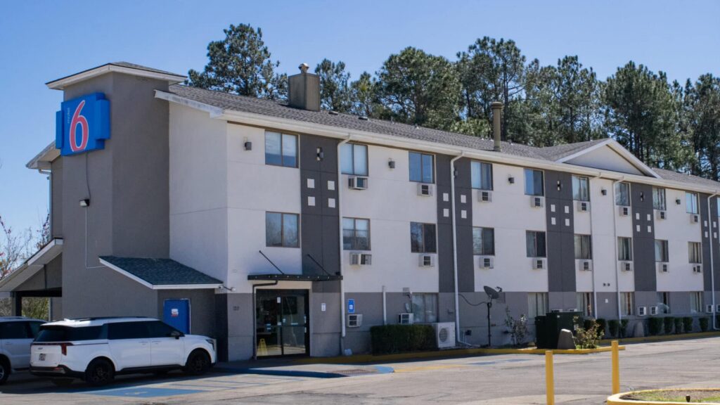 Motel 6 Kingsland Exterior of building 02-25-2026