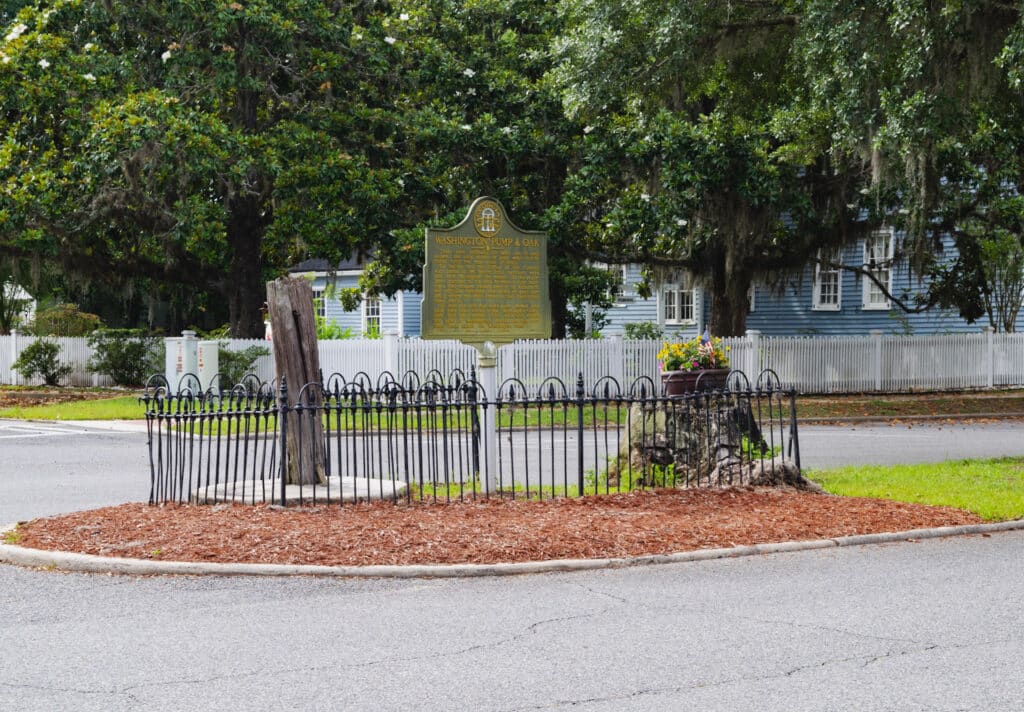 Historical-Marker-sign-highlighting-the-Washington-Pump-Oak-tree-in-Camden County Georgia