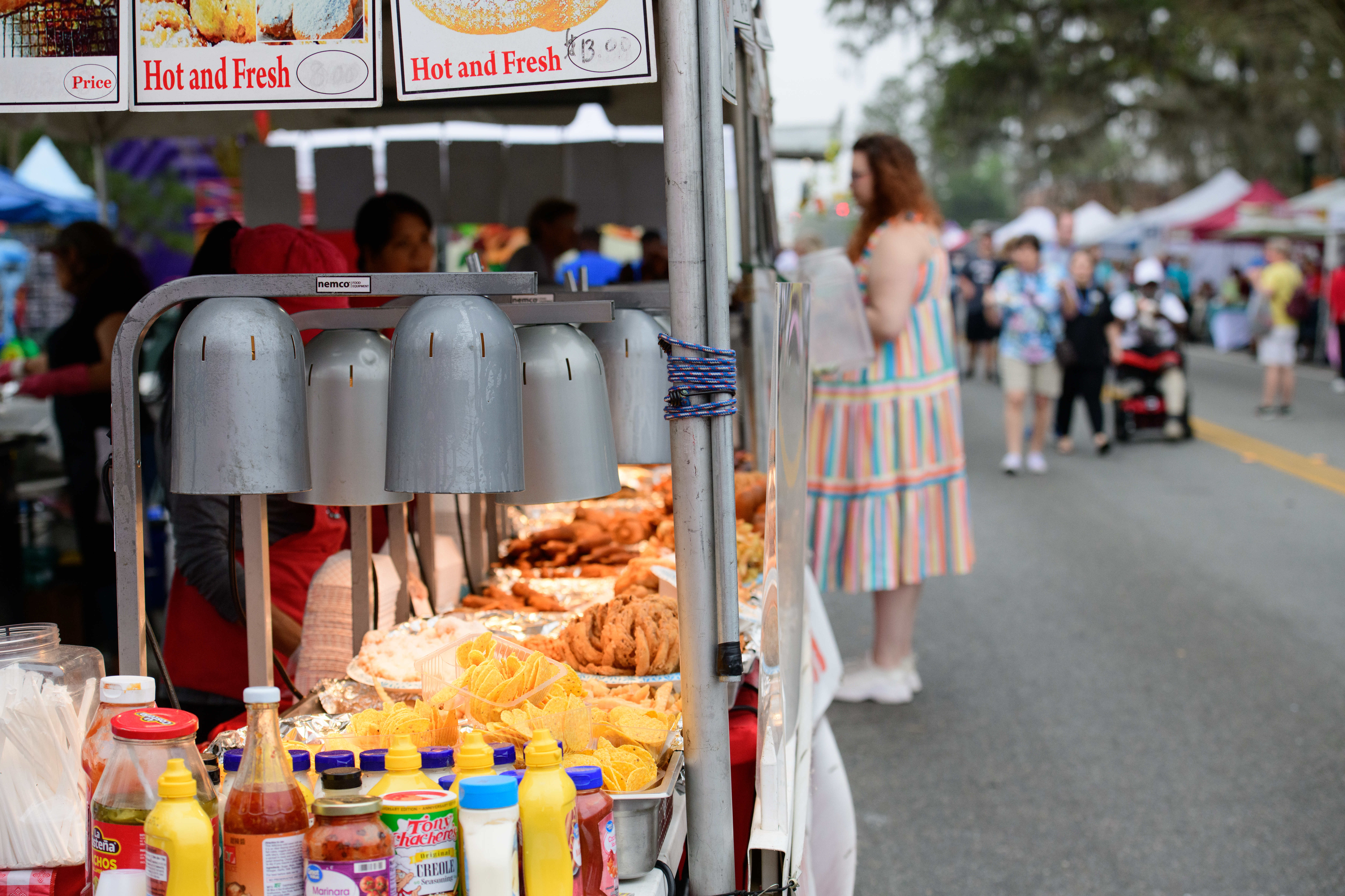 mari-gras-downtown-kingsland-georgia-coastal-georgia-car-show-vendors-live-music