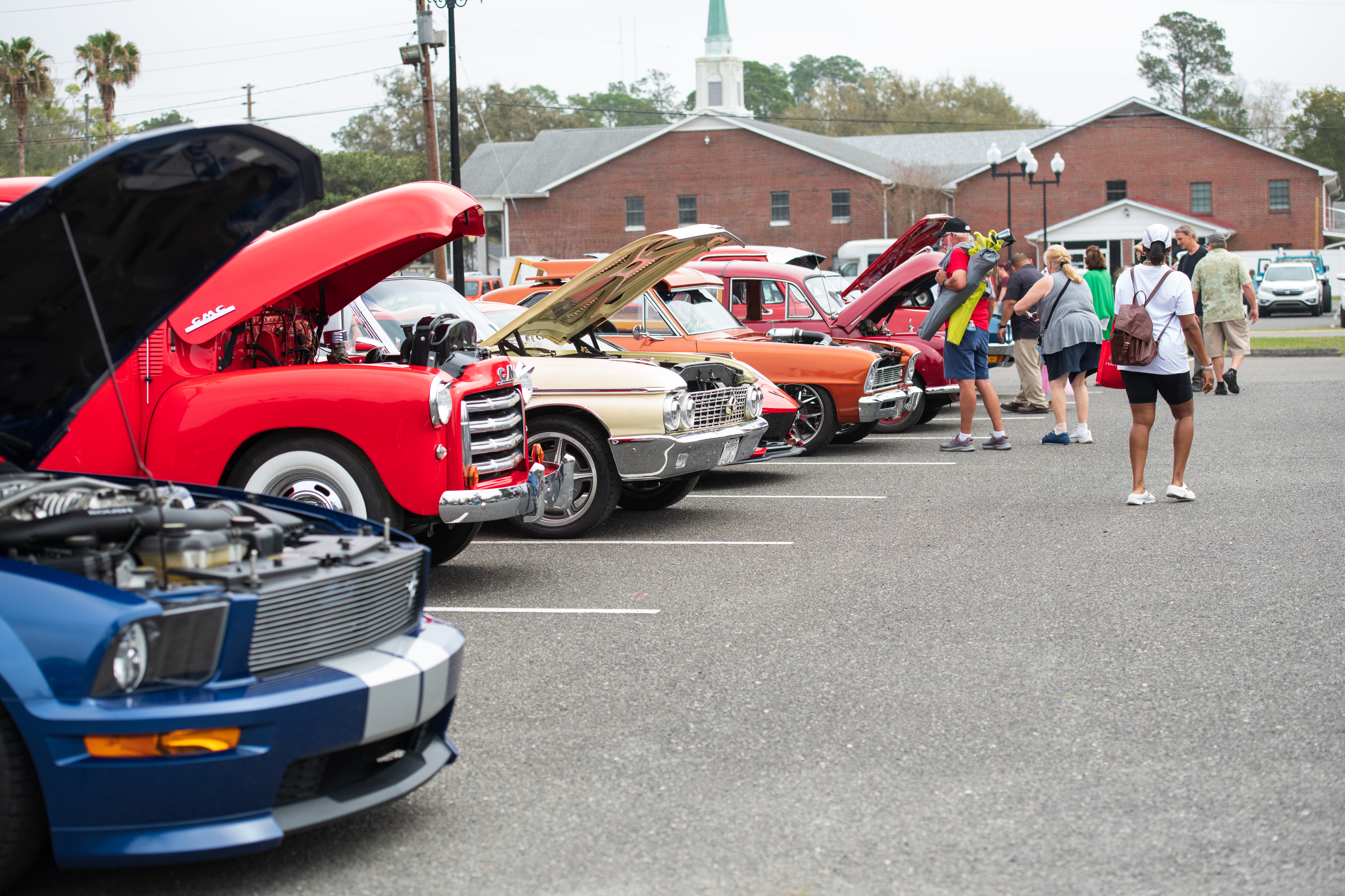 mari-gras-downtown-kingsland-georgia-coastal-georgia-car-show-vendors-live-music